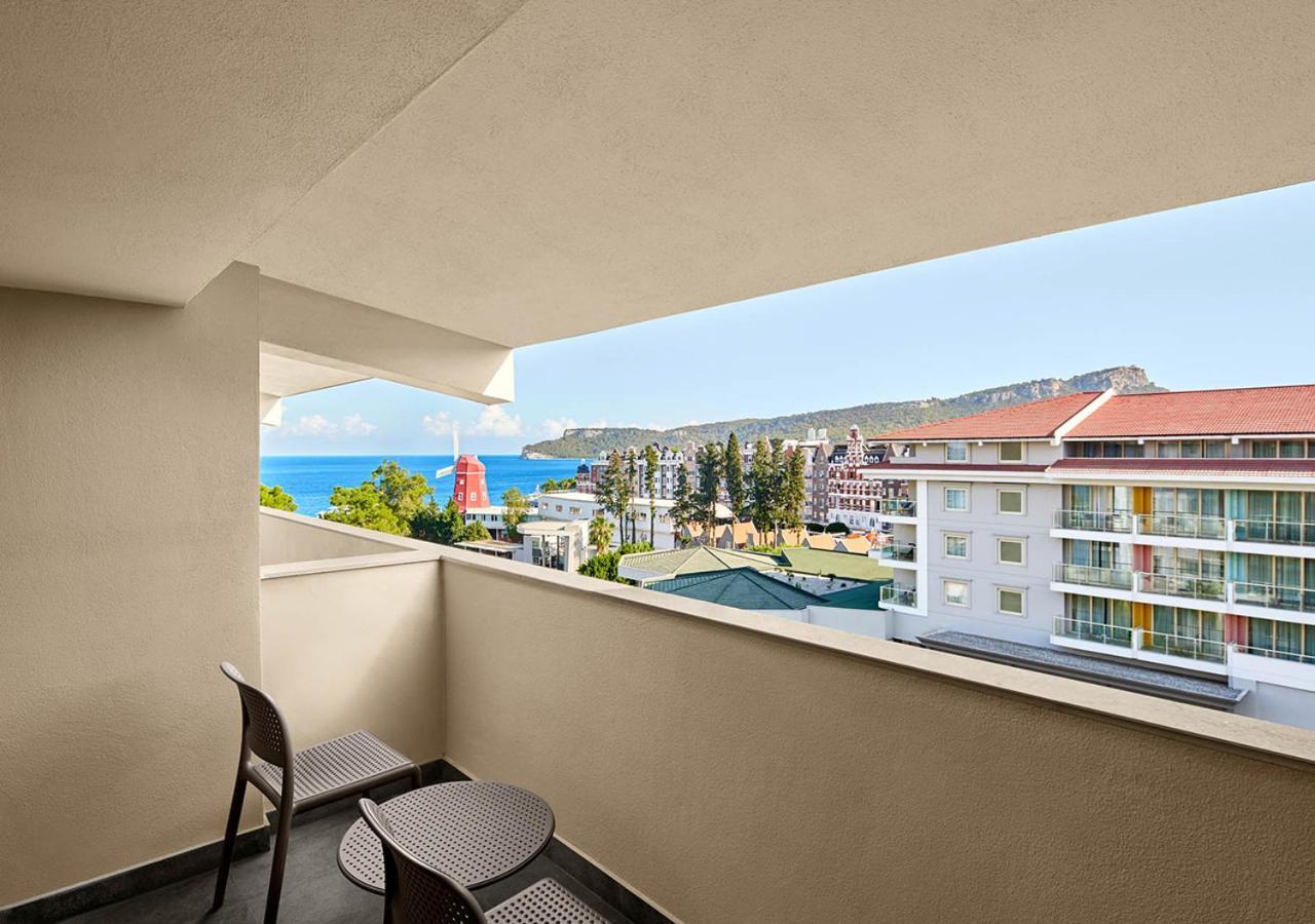 Hotel Akra 5*